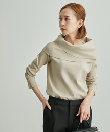 クロスオフショルダープルオーバー