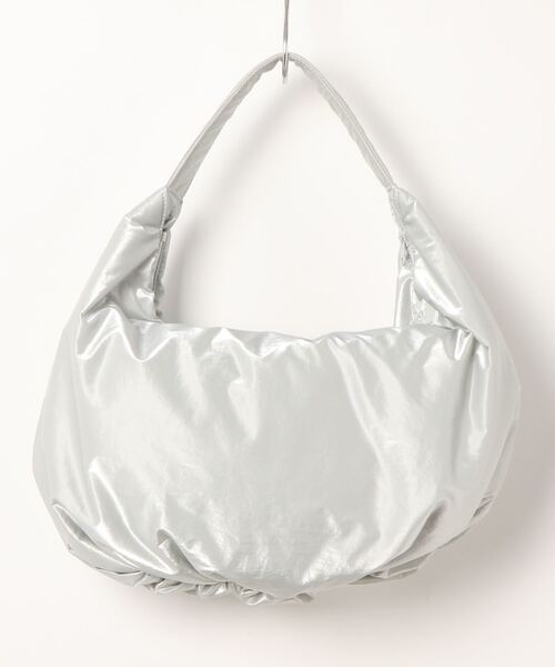 AMOMENTO(アモーメント)の「【AMOMENTO】SILVER FOIL SHOULDER BAG(ハンドバッグ・レディース・シルバー・FREE)」の2枚目の写真