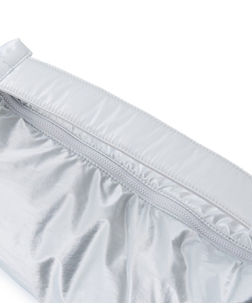 AMOMENTO(アモーメント)の「【AMOMENTO】SILVER FOIL SHOULDER BAG(ハンドバッグ・レディース・シルバー・FREE)」の10枚目の写真