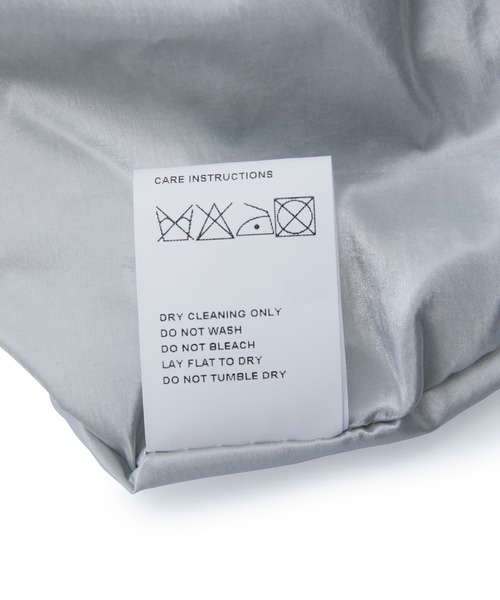 AMOMENTO(アモーメント)の「【AMOMENTO】SILVER FOIL SHOULDER BAG(ハンドバッグ・レディース・シルバー・FREE)」の8枚目の写真