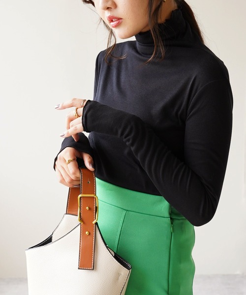 IAMUSE（アイアミューズ）の「【IAMUSE】シアーフライスシームレスタートルプルオーバー S0726（その他トップス・レディース・ブラック/グレイッシュベージュ/オフホワイト/ライトグレー・FREE）」の10枚目の写真