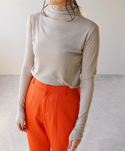 IAMUSE（アイアミューズ）の「【IAMUSE】シアーフライスシームレスタートルプルオーバー S0726（その他トップス・レディース・ブラック/グレイッシュベージュ/オフホワイト/ライトグレー・FREE）」の20枚目の写真