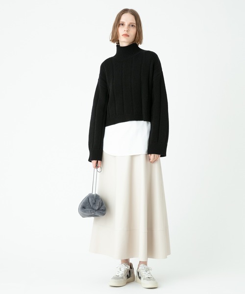 allureville（アルアバイル）の「ベーシックラウンドヘムロングスリーブT（Tシャツ/カットソー・レディース・ホワイト・1/2）」の4枚目の写真