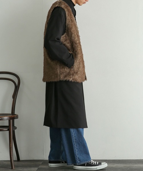 SENSE OF PLACE by URBAN RESEARCH(センスオブプレイスバイアーバンリサーチ)の「『ユニセックス』フェイクファーベスト(ベスト・メンズ・ブラウン/ブラック・ONE)」の21枚目の写真