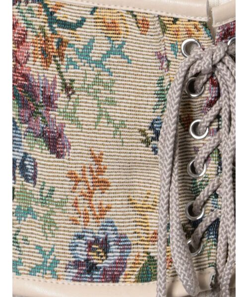 jouetie(ジュエティ)の「レースアップ2WAYコルセット(サスペンダー・レディース・アイボリー/ブラック・MEDIUM)」の4枚目の写真