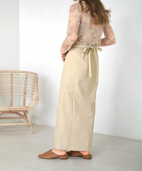 Bab(バブ)の「Iラインスリットデニムスカート(デニムスカート・レディース・グレイッシュベージュ/ブラック/オフホワイト・M)」の3枚目の写真