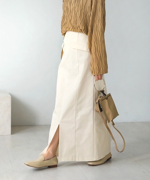 Bab(バブ)の「Iラインスリットデニムスカート(デニムスカート・レディース・グレイッシュベージュ/ブラック/オフホワイト・M)」の8枚目の写真