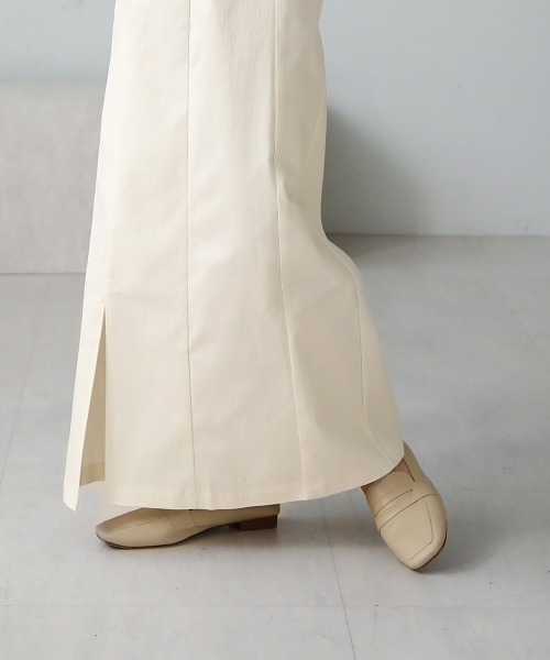 Bab(バブ)の「Iラインスリットデニムスカート(デニムスカート・レディース・グレイッシュベージュ/ブラック/オフホワイト・M)」の9枚目の写真