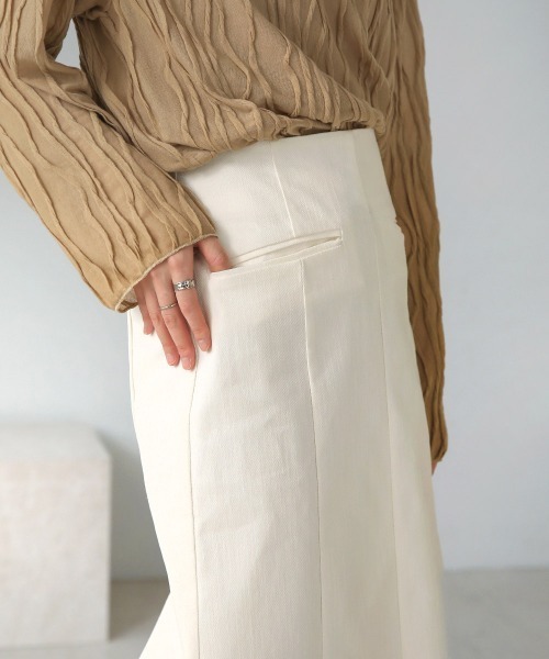 Bab(バブ)の「Iラインスリットデニムスカート(デニムスカート・レディース・グレイッシュベージュ/ブラック/オフホワイト・M)」の11枚目の写真