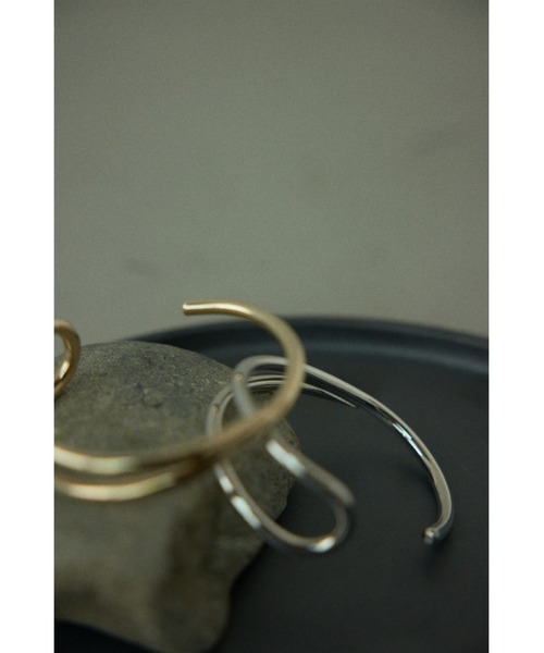 BLACK BY MOUSSY（ブラックバイマウジー）の「double bangle（ダブルバングル）（バングル/リストバンド・レディース・シルバー/ゴールド・FREE）」の4枚目の写真