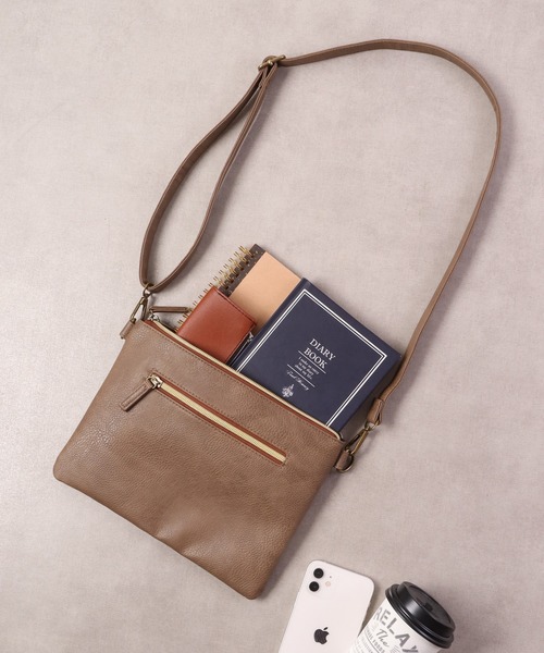 propellerheads(プロペラヘッズ)の「propellerheads 合成皮革サコッシュ(ショルダーバッグ・レディース・ブラウン/マスタード/グレー/ブラック・FREE)」の4枚目の写真