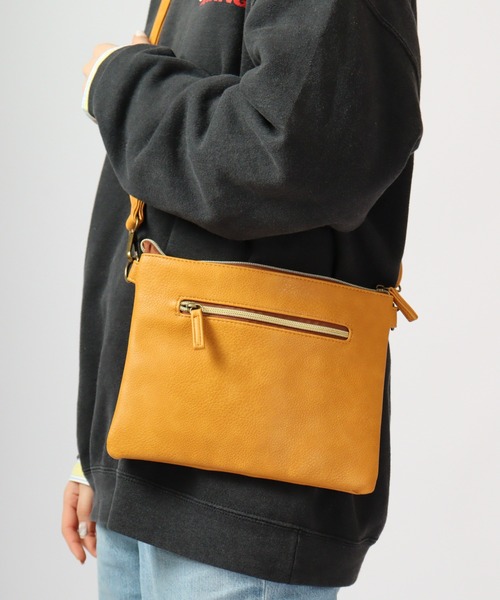 propellerheads(プロペラヘッズ)の「propellerheads 合成皮革サコッシュ(ショルダーバッグ・レディース・ブラウン/マスタード/グレー/ブラック・FREE)」の1枚目の写真