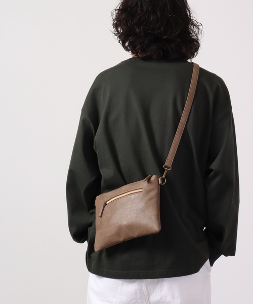 propellerheads(プロペラヘッズ)の「propellerheads 合成皮革サコッシュ(ショルダーバッグ・レディース・ブラウン/マスタード/グレー/ブラック・FREE)」の15枚目の写真