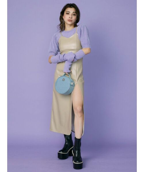 EVRIS(エヴリス)の「フェイクレザーロングスリットワンピース(ワンピース・レディース・ブラック/アイボリー・FREE)」の9枚目の写真