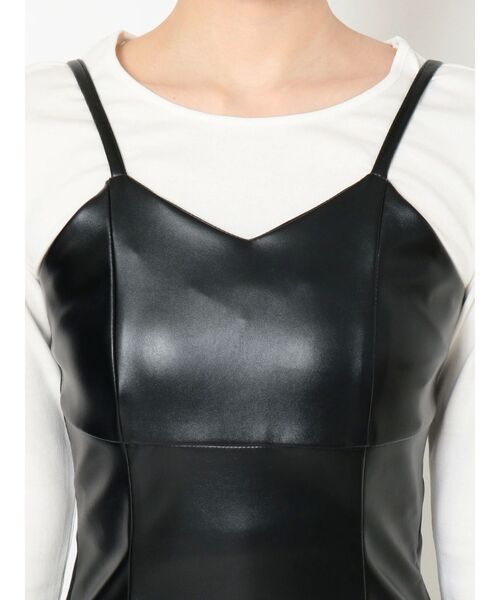 EVRIS(エヴリス)の「フェイクレザーロングスリットワンピース(ワンピース・レディース・ブラック/アイボリー・FREE)」の10枚目の写真