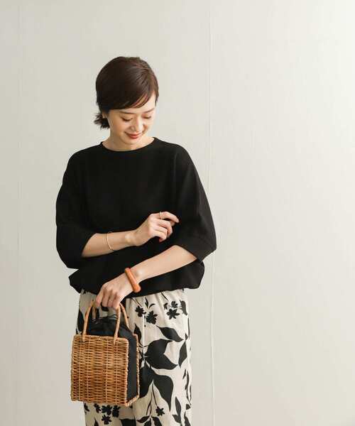 URBAN RESEARCH DOORS（アーバンリサーチドアーズ）の「『WEB/一部店舗限定カラー』タックフライスワイドTシャツ（Tシャツ/カットソー・レディース・ベージュ/オフホワイト/ホワイト系その他/ネイビー/ブラック/チャコールグレー・MEDIUM）」の17枚目の写真