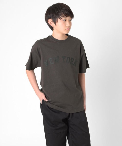 GLAZOS（グラソス）の「【接触冷感】アソートカレッジアーチロゴ半袖Tシャツ（Tシャツ/カットソー・キッズ・グレー/オートミール/チャコールグレー/カーキ/ベージュ/ブルー/ホワイト・140cm/160cm/130cm/170cm/150cm）」の2枚目の写真