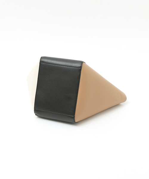 soeur（スール）の「●SOEUR/変形3WAYトートBAG/バケツバッグ（ハンドバッグ・レディース・ブラック/アイボリー/ライトブルー・フリー）」の15枚目の写真