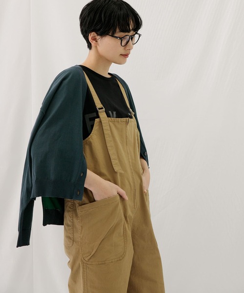 EKAL(エカル)の「エンジョイポケットサロペット(サロペット/オーバーオール・レディース・ベージュ/グレー・ONE)」の2枚目の写真