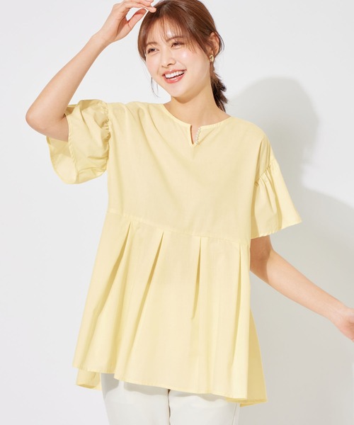alotta(アロッタ)の「パール調ボタン付キーネックトップス(Tシャツ/カットソー・レディース・オフホワイト/イエロー/ブラック・MEDIUM/LARGE/XX-LARGE/X-LARGE)」の3枚目の写真