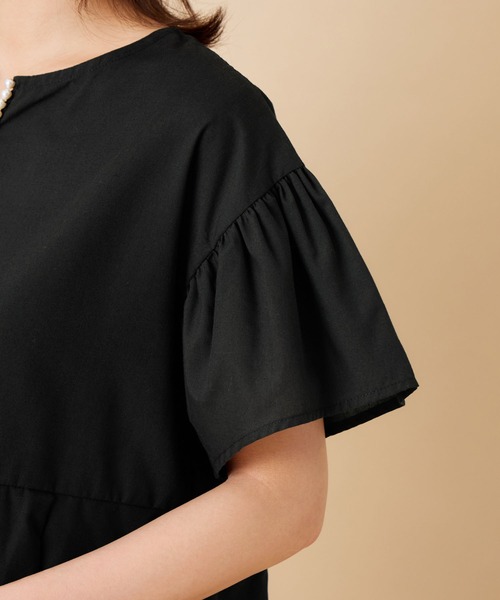 alotta(アロッタ)の「パール調ボタン付キーネックトップス(Tシャツ/カットソー・レディース・オフホワイト/イエロー/ブラック・MEDIUM/LARGE/XX-LARGE/X-LARGE)」の9枚目の写真