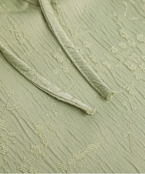 AMELY（エミリー）の「ジャガードフレアトップス（シャツ/ブラウス・レディース・ブラック/オフホワイト/グリーン・フリー）」の12枚目の写真