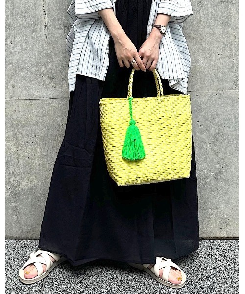 niko and...（ニコアンド）の「オリジナルメルカドトートバッグM（トートバッグ・レディース・ピンク/イエロー/ブラック/ブルー/キャメル/ホワイト・0）」の4枚目の写真