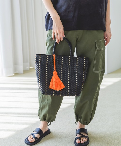 niko and...（ニコアンド）の「オリジナルメルカドトートバッグM（トートバッグ・レディース・ピンク/イエロー/ブラック/ブルー/キャメル/ホワイト・0）」の2枚目の写真