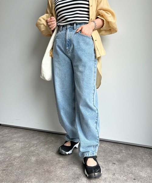 CPCM（シーピーシーエム）の「コクーンデニムパンツ（デニムパンツ・レディース・サックスブルー/ブラック・SMALL/MEDIUM）」の3枚目の写真