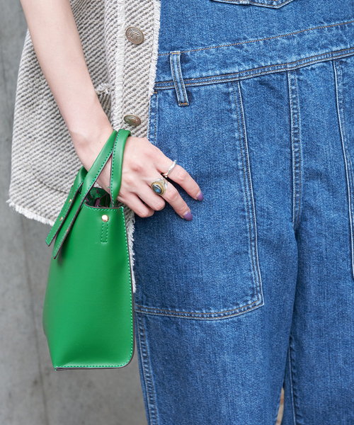 MIAN （ミアン）の「《追加》【MIAN/ミアン】2WAYミニポシェット（ショルダーバッグ・レディース・ホワイト/ブラック/ブラウン/ピンク/グリーン・FREE）」の5枚目の写真