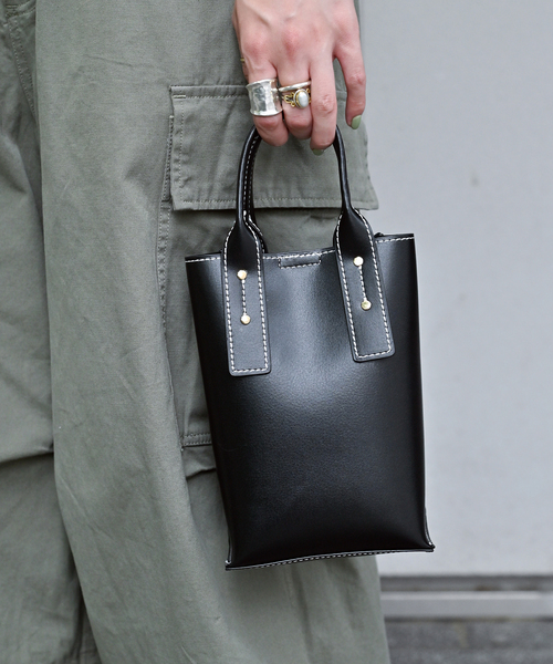 MIAN （ミアン）の「《追加》【MIAN/ミアン】2WAYミニポシェット（ショルダーバッグ・レディース・ホワイト/ブラック/ブラウン/ピンク/グリーン・FREE）」の3枚目の写真