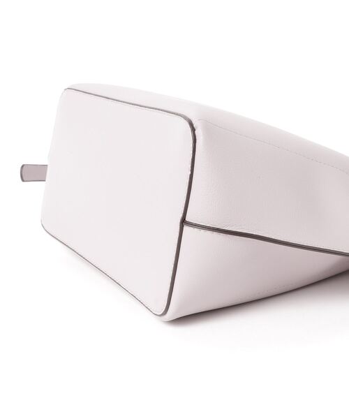 Legato Largo(レガートラルゴ)の「LegatoLargo かるいかばん 2WAYトートバッグ(トートバッグ・レディース・ブラック/グレイッシュベージュ/キャメル/アイボリー/ラベンダー/ライトグレー・FREE)」の9枚目の写真