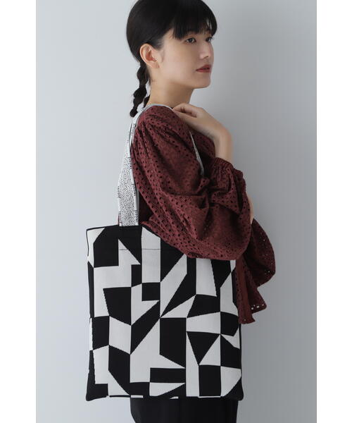 Tricote（トリコテ）の「ニットトートバッグ（トートバッグ・レディース・ブラック系その他3・ﾌﾘ-）」の2枚目の写真