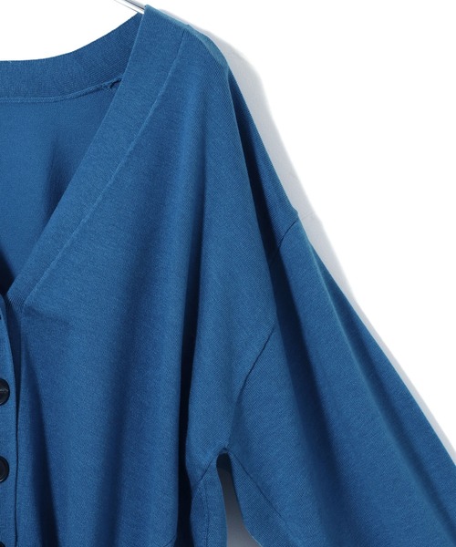 ADAM ET ROPE'（アダムエロペ）の「【サステナブル・WEB限定】カーブスリーブVネックカーディガン（カーディガン/ボレロ・レディース・ブラック系その他/ブルー/チャコールグレー・FREE）」の5枚目の写真