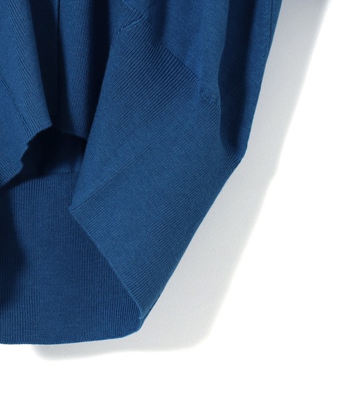 ADAM ET ROPE'（アダムエロペ）の「【サステナブル・WEB限定】カーブスリーブVネックカーディガン（カーディガン/ボレロ・レディース・ブラック系その他/ブルー/チャコールグレー・FREE）」の7枚目の写真