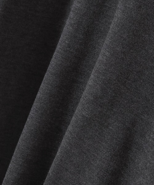 ADAM ET ROPE'（アダムエロペ）の「【サステナブル・WEB限定】カーブスリーブVネックカーディガン（カーディガン/ボレロ・レディース・ブラック系その他/ブルー/チャコールグレー・FREE）」の9枚目の写真