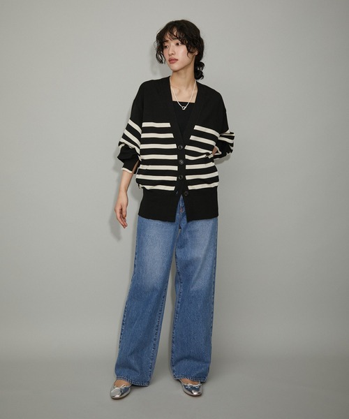 ADAM ET ROPE'（アダムエロペ）の「【サステナブル・WEB限定】カーブスリーブVネックカーディガン（カーディガン/ボレロ・レディース・ブラック系その他/ブルー/チャコールグレー・FREE）」の11枚目の写真