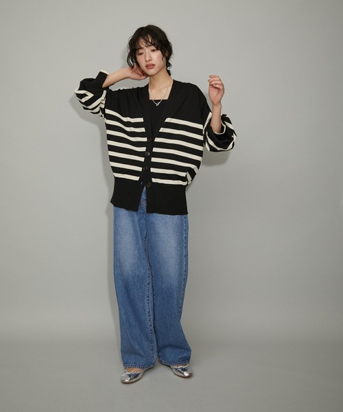 ADAM ET ROPE'（アダムエロペ）の「【サステナブル・WEB限定】カーブスリーブVネックカーディガン（カーディガン/ボレロ・レディース・ブラック系その他/ブルー/チャコールグレー・FREE）」の12枚目の写真