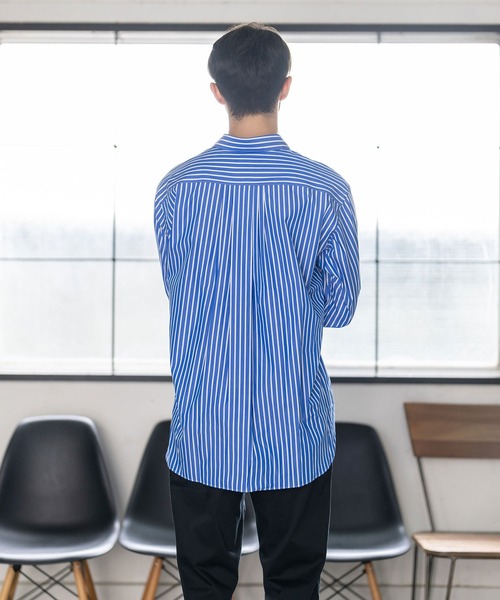 BRICK & SONS（ブリックアンドサンズ）の「＆リラックスバックプリーツシャツ＜ブルーワイドストライプ＞（シャツ/ブラウス・メンズ・ブルー・S/M/L/XS）」の5枚目の写真