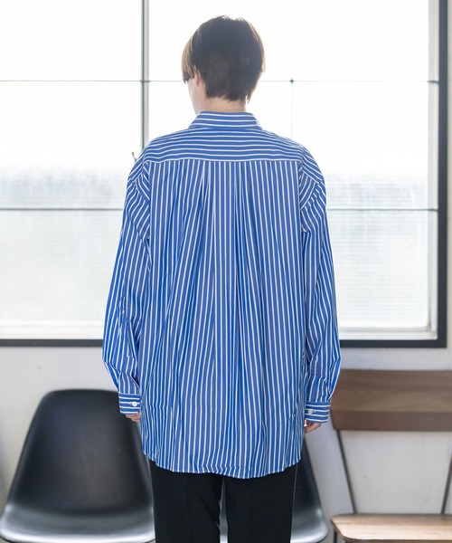 BRICK & SONS（ブリックアンドサンズ）の「＆リラックスバックプリーツシャツ＜ブルーワイドストライプ＞（シャツ/ブラウス・メンズ・ブルー・S/M/L/XS）」の9枚目の写真