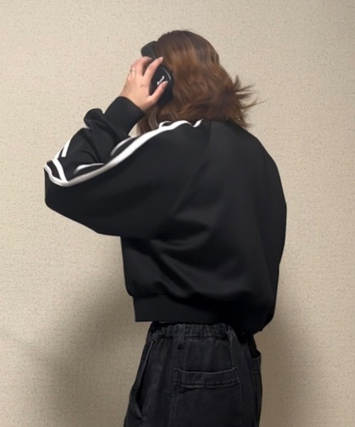 PICSAS（ピクサス）の「【PICSAS】ロゴ刺繍ショートトラックジャケット（ジャージ・レディース・ブラック/イエロー/ネイビー・M/L）」の9枚目の写真
