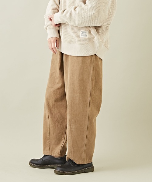 CUBE SUGAR（キューブシュガー）の「無地ピーチツイルイージーコクーンパンツ（その他パンツ・レディース・ベージュ/ブラウン/ブラック/スモークピンク・M）」の3枚目の写真