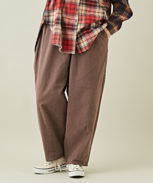 CUBE SUGAR（キューブシュガー）の「無地ピーチツイルイージーコクーンパンツ（その他パンツ・レディース・ベージュ/ブラウン/ブラック/スモークピンク・M）」の2枚目の写真