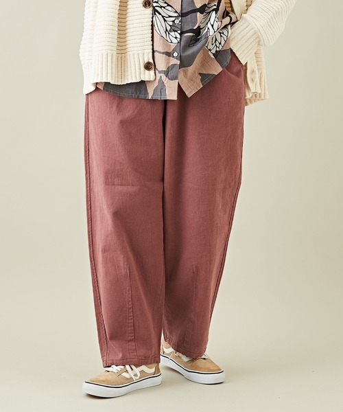 CUBE SUGAR（キューブシュガー）の「無地ピーチツイルイージーコクーンパンツ（その他パンツ・レディース・ベージュ/ブラウン/ブラック/スモークピンク・M）」の4枚目の写真