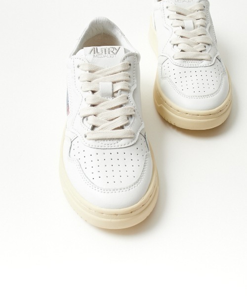 AUTRY（オートリー）の「[AUTRY/オートリ―] MEDALIST ローカットスニーカー（スニーカー・レディース・ホワイト・37/38/36）」の3枚目の写真