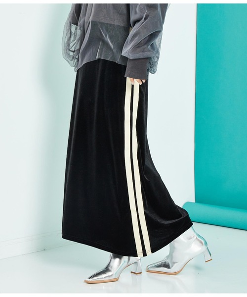 Settimissimo（セッティミッシモ）の「サイドライン ベロア Iライン スカート（スカート・レディース・カーキ/ブラック・FREE）」の2枚目の写真