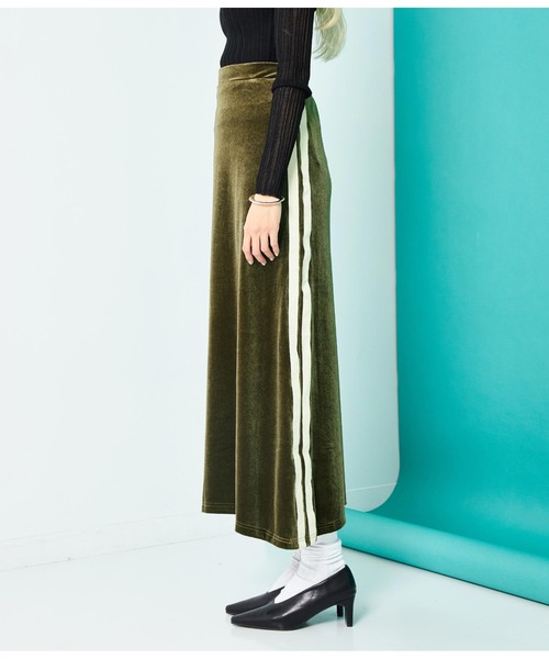 Settimissimo（セッティミッシモ）の「サイドライン ベロア Iライン スカート（スカート・レディース・カーキ/ブラック・FREE）」の9枚目の写真