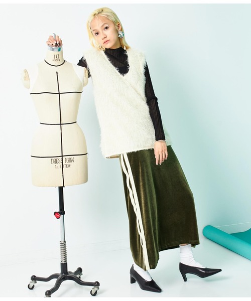 Settimissimo（セッティミッシモ）の「サイドライン ベロア Iライン スカート（スカート・レディース・カーキ/ブラック・FREE）」の12枚目の写真