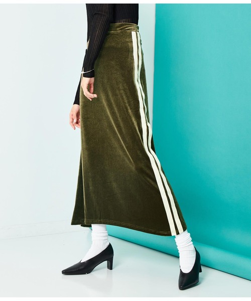 Settimissimo（セッティミッシモ）の「サイドライン ベロア Iライン スカート（スカート・レディース・カーキ/ブラック・FREE）」の4枚目の写真