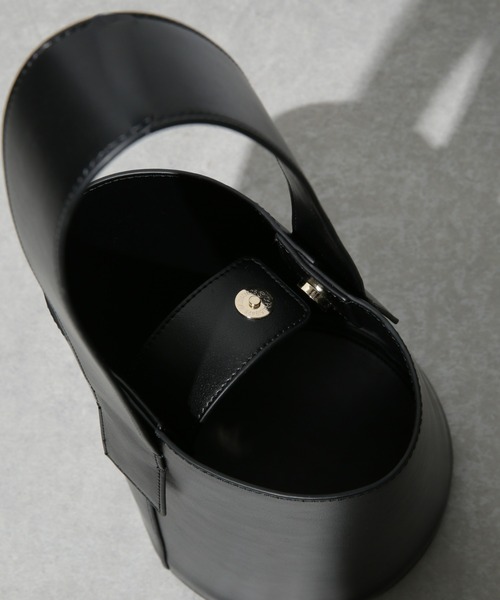 NANO universe（ナノユニバース）の「巾着付きバケツトートバッグ（トートバッグ・レディース・ブラック/モカ・FREE）」の6枚目の写真